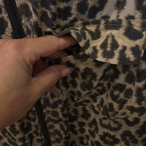 🐆Equipment Femme Women's 100% Silk Leopard Animal Print Bomber Jacket - Picture 5 of 11